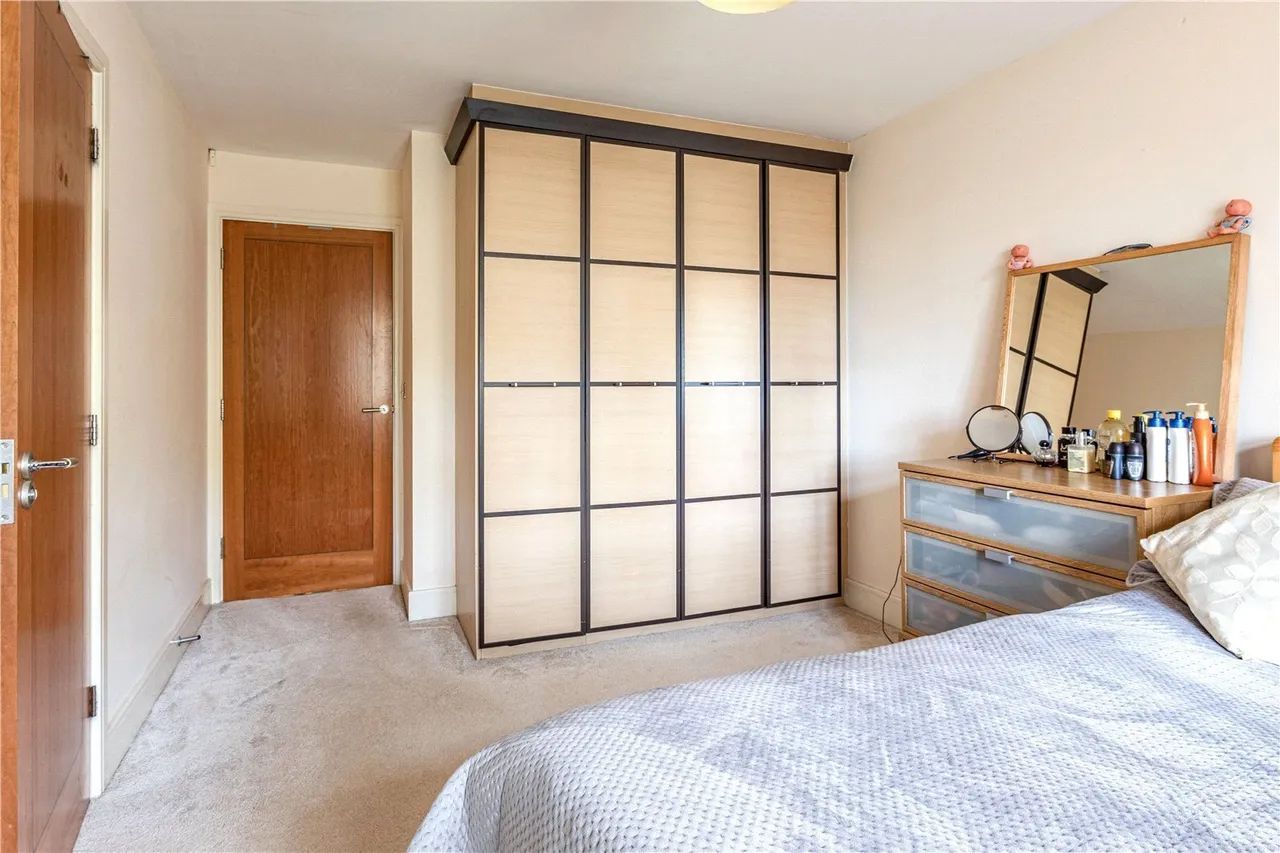 Brighton Road, Addlestone, KT15, photo 7
