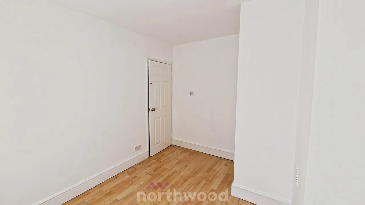 Warren Close, Intake, DN2, photo 22