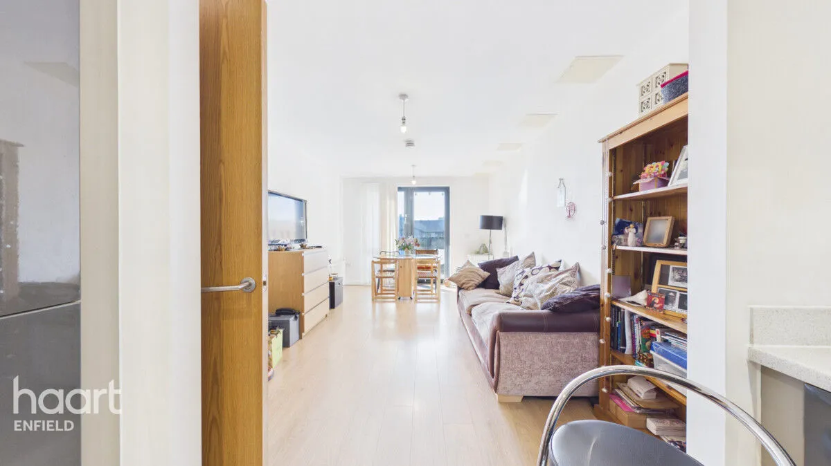 Watermill Lane, London, N18, photo 13