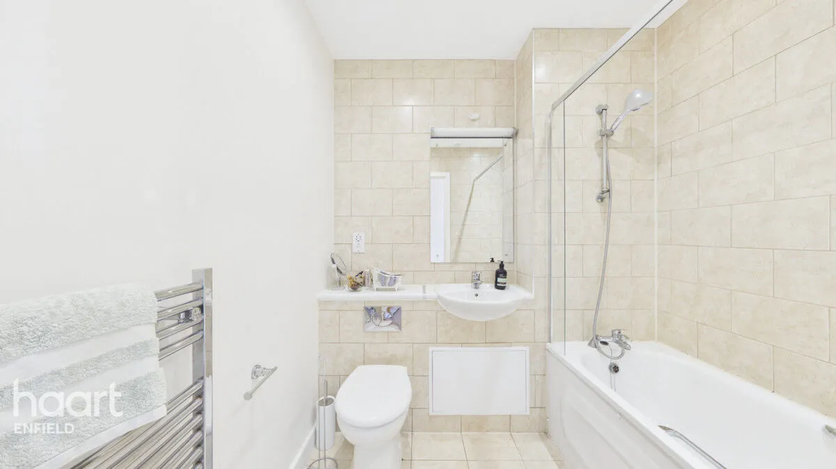 Watermill Lane, London, N18, photo 7