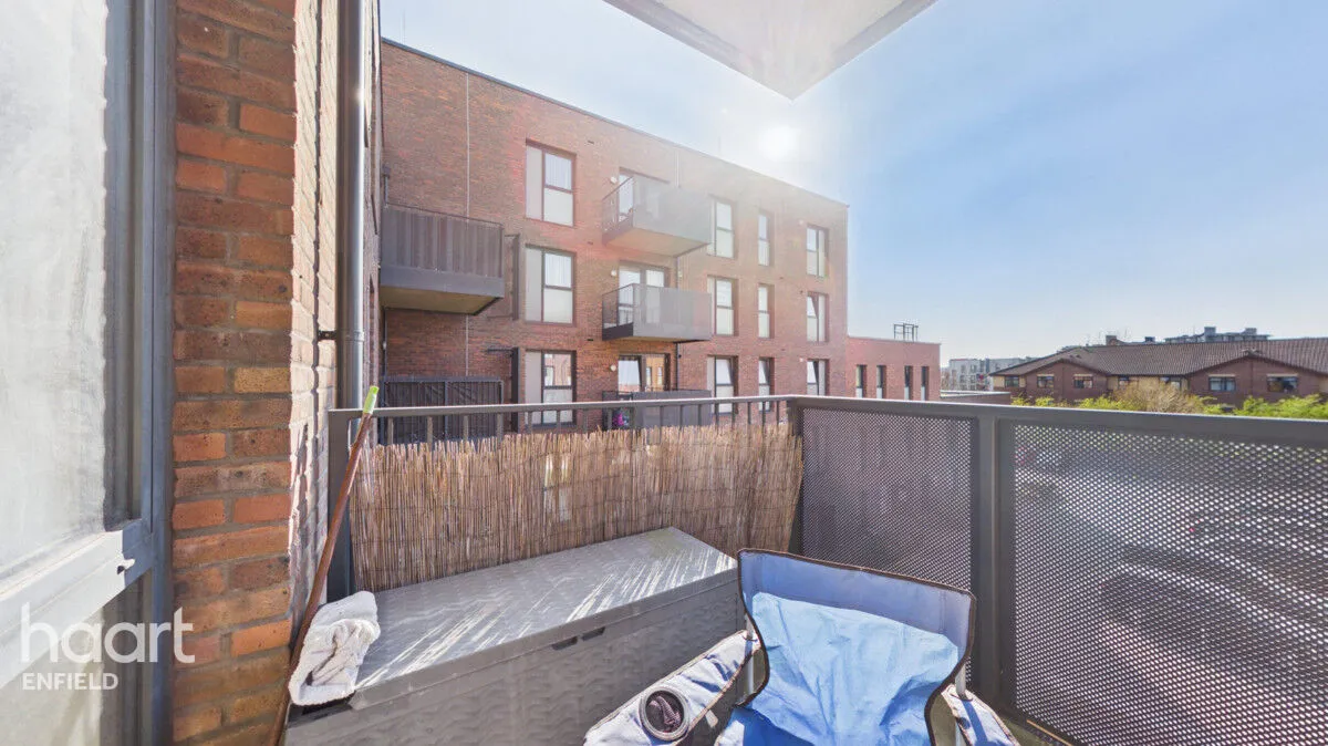 Watermill Lane, London, N18, photo 22