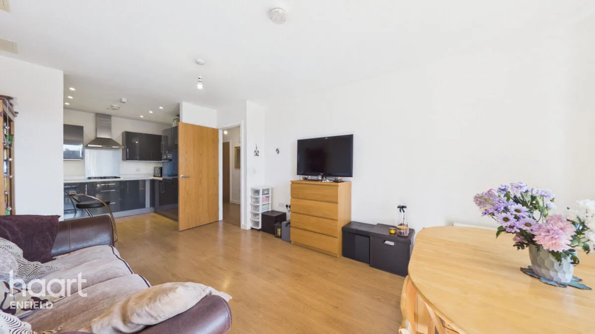 Watermill Lane, London, N18, photo 21