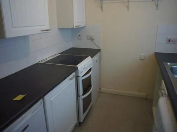 Churchfields, Bradford, BD2, photo 3