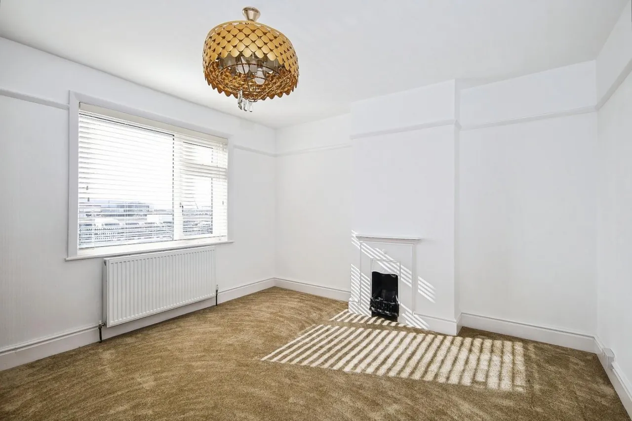 Watling Street, Hinckley, LE10, photo 11