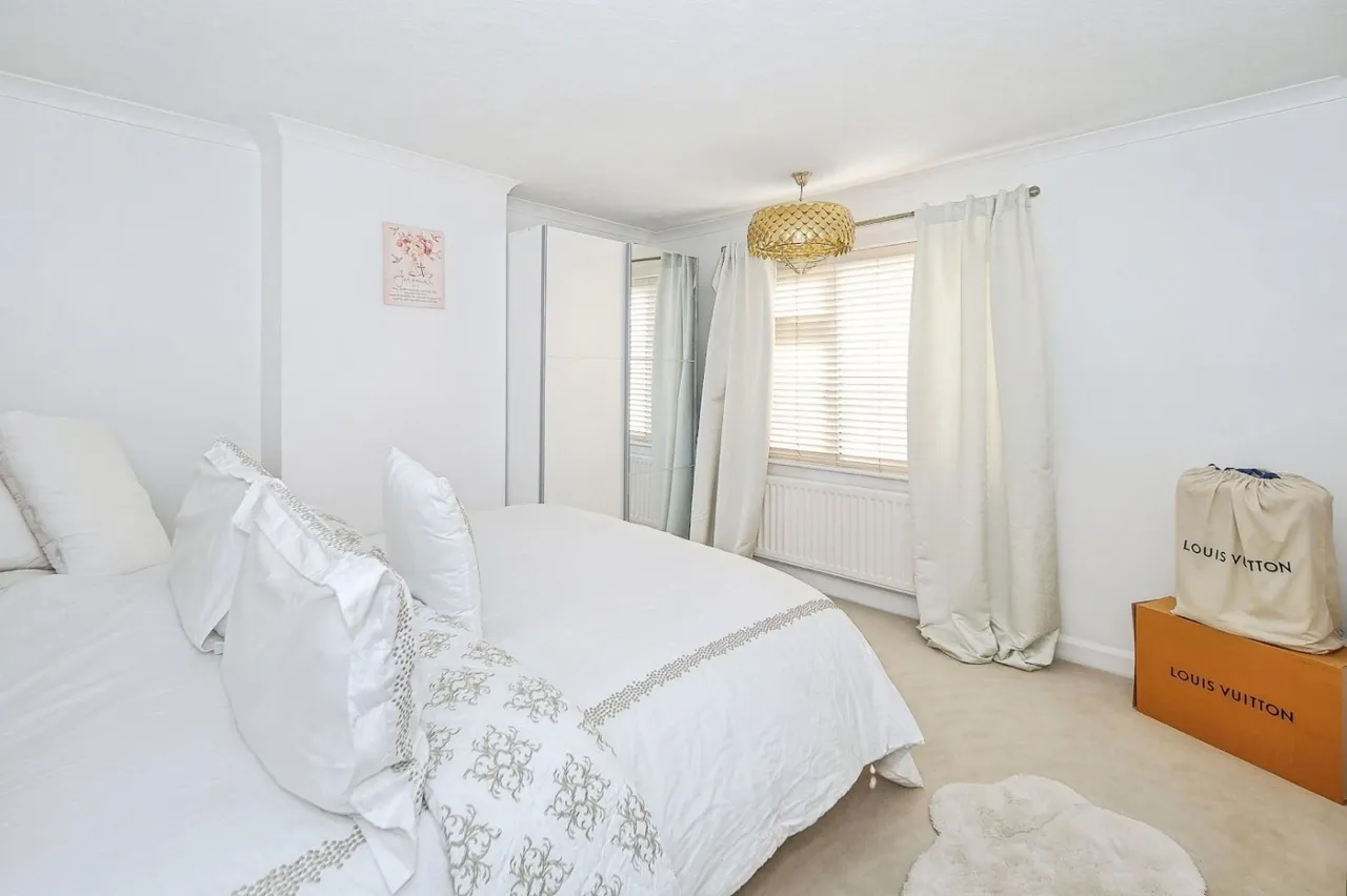 Watling Street, Hinckley, LE10, photo 17