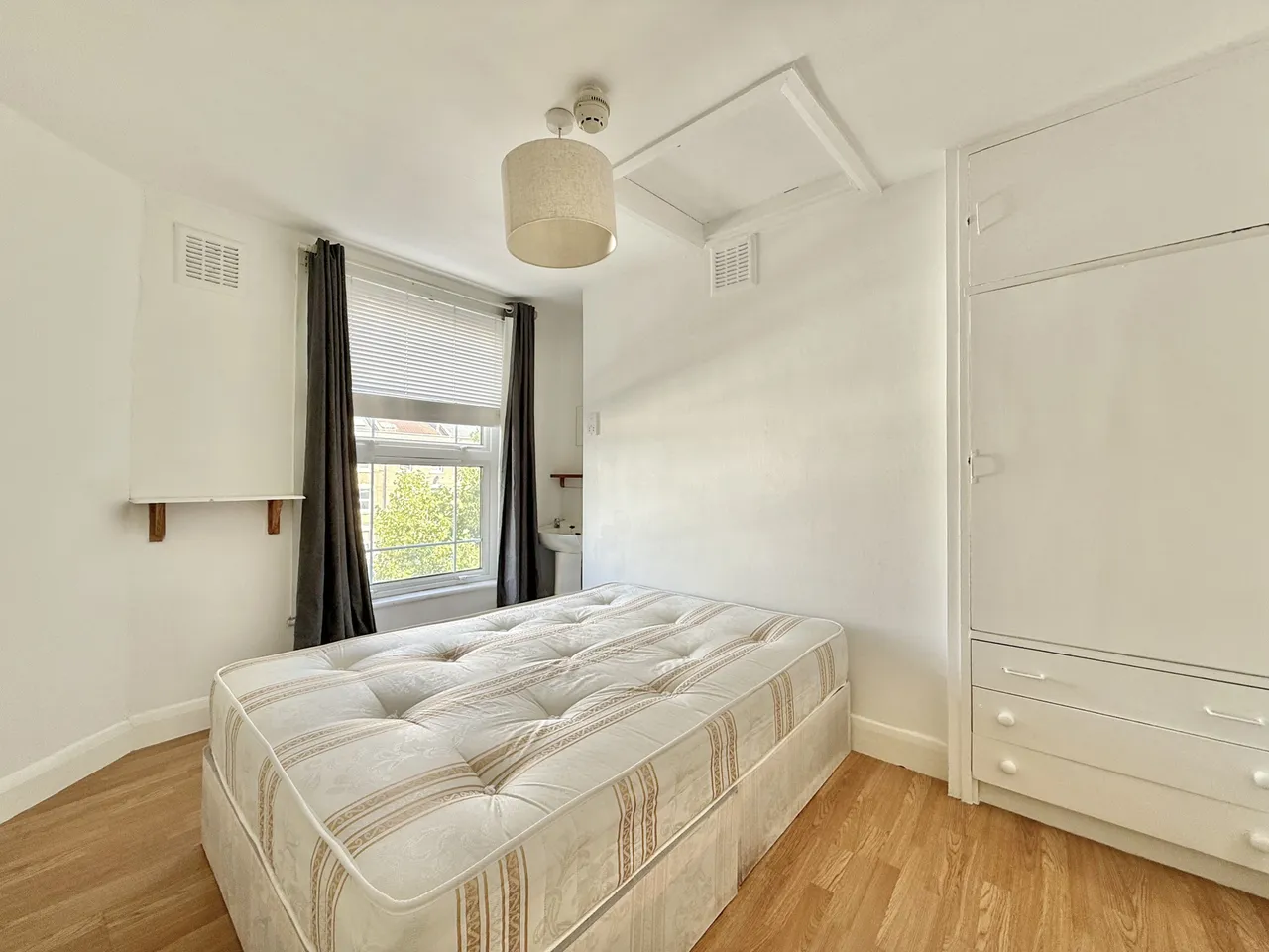 New Cross Road, New Cross, SE14, photo 12