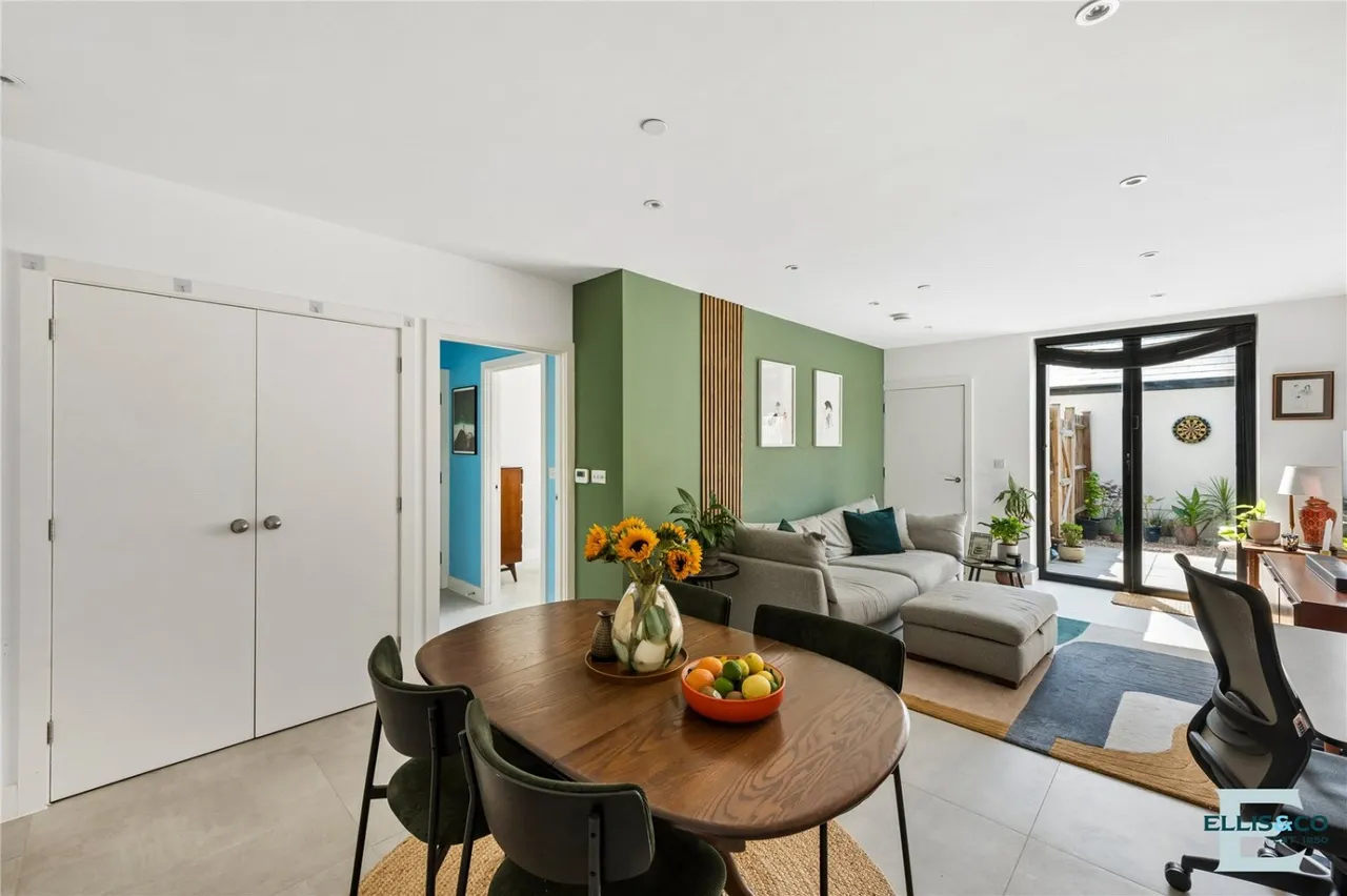 Summerhill Road, London, N15, photo 2
