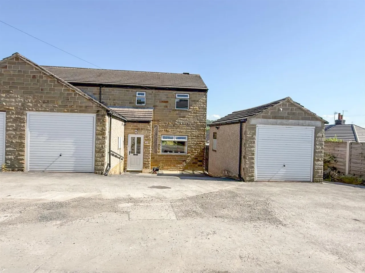 3 bed house for sale — Anderton Street, Cross Hills, BD20 7ED