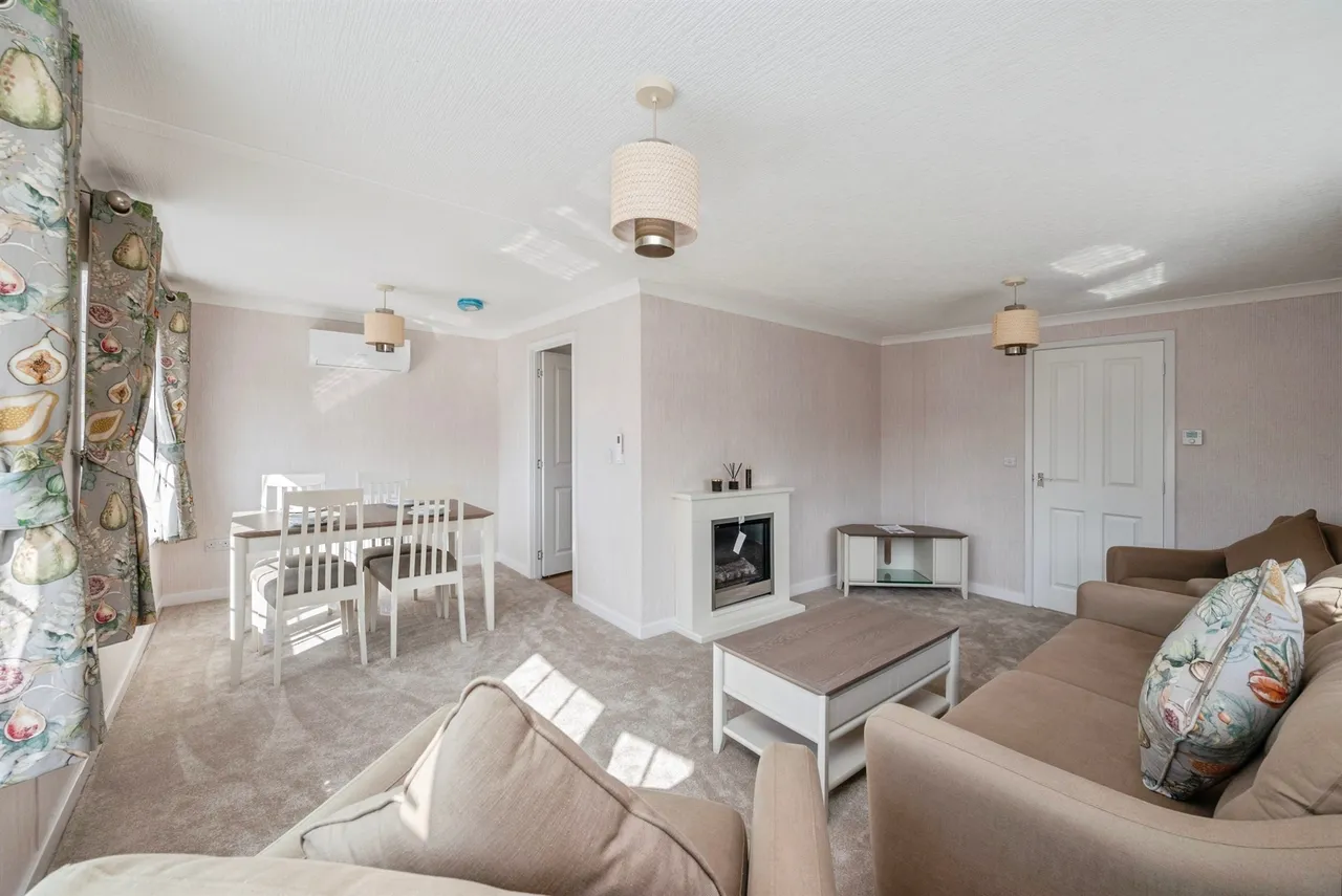 2 bed park home for sale — Mill Road, Great Yarmouth