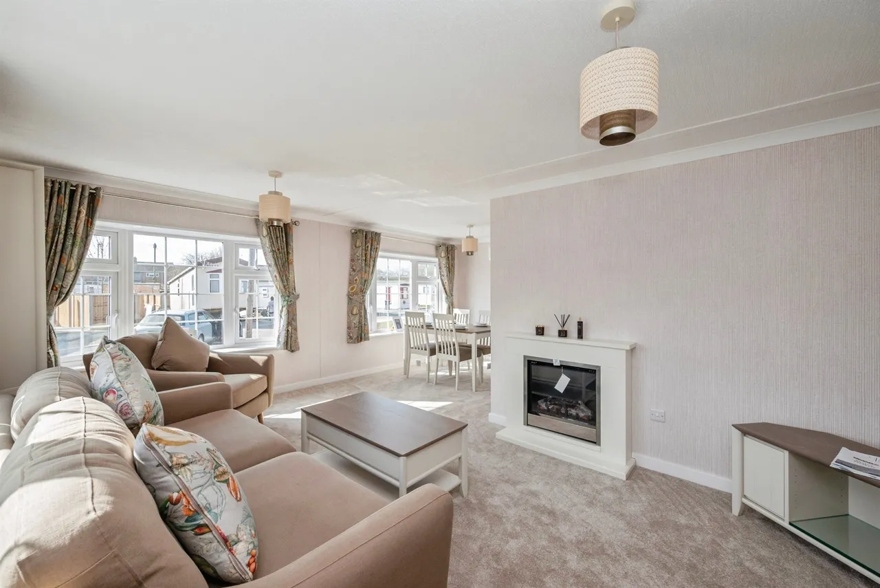Mill Road, Great Yarmouth, photo 3
