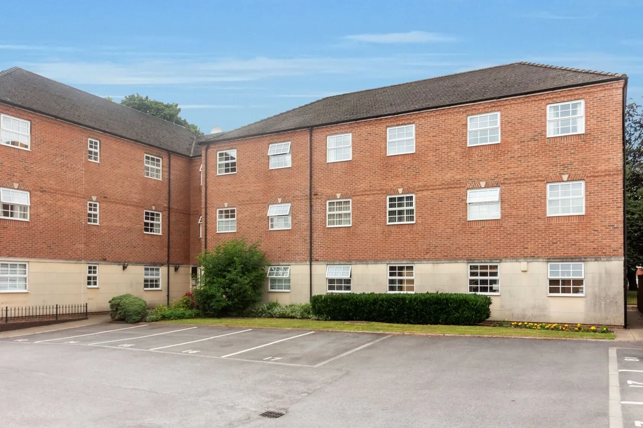 Princess Drive, York, YO26, photo 14