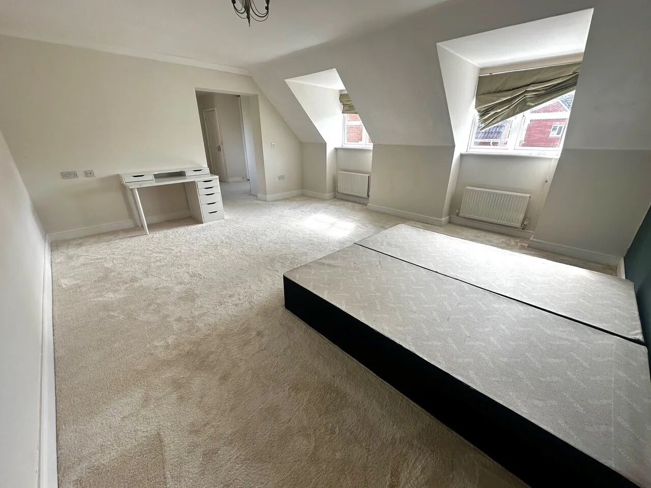 Wychwood, Upton, CH49, photo 13