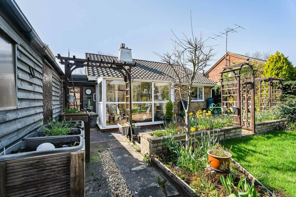 Rickley Lane, Bletchley, Milton Keynes, Buckinghamshire, MK3 6BT, photo 19