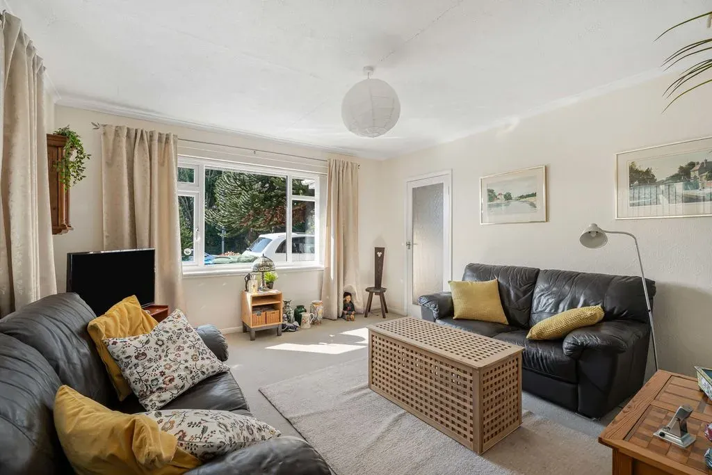 Rickley Lane, Bletchley, Milton Keynes, Buckinghamshire, MK3 6BT, photo 2