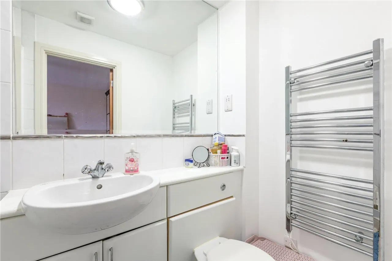 Brighton Road, Addlestone, Surrey, KT15, photo 8