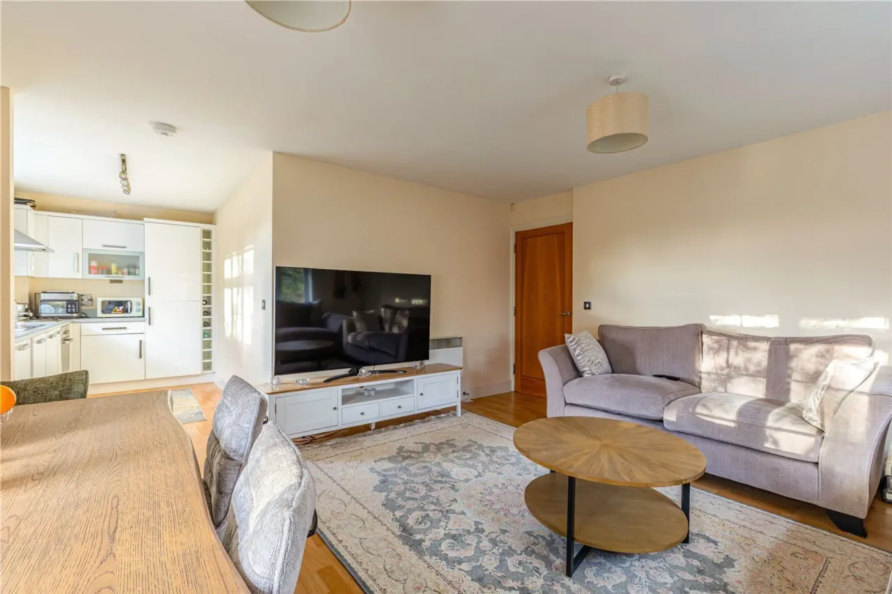 Brighton Road, Addlestone, Surrey, KT15, photo 3