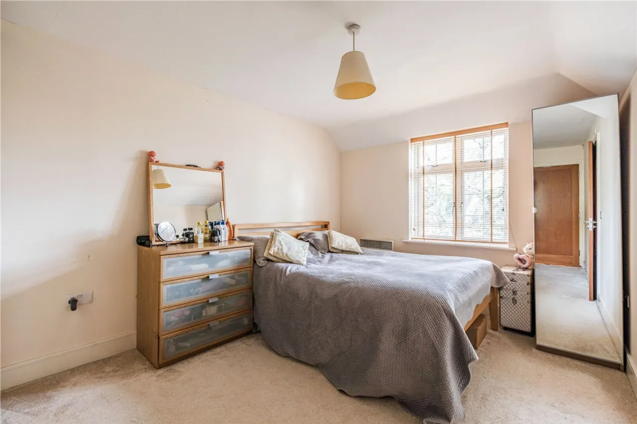 Brighton Road, Addlestone, Surrey, KT15, photo 6
