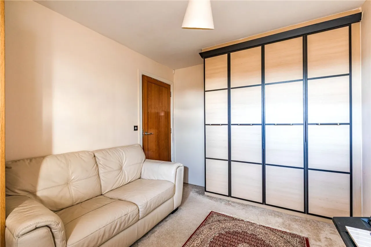 Brighton Road, Addlestone, Surrey, KT15, photo 11