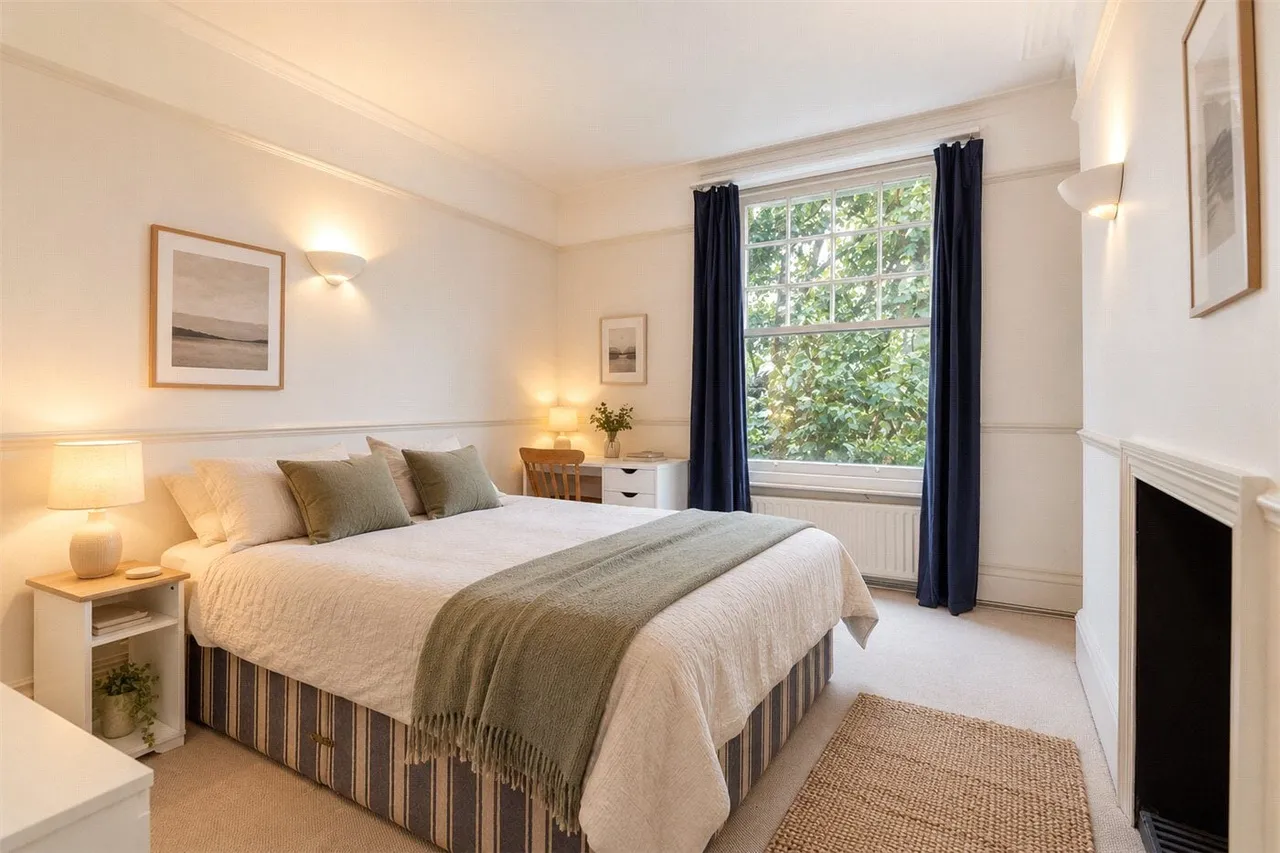 Lower Richmond Road, London, SW15, photo 4