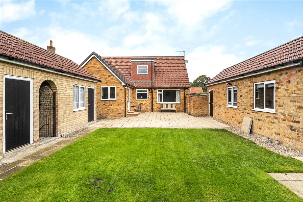 Town Street, Hayton, YO42, photo 3