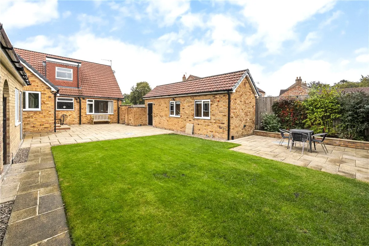 Town Street, Hayton, YO42, photo 12