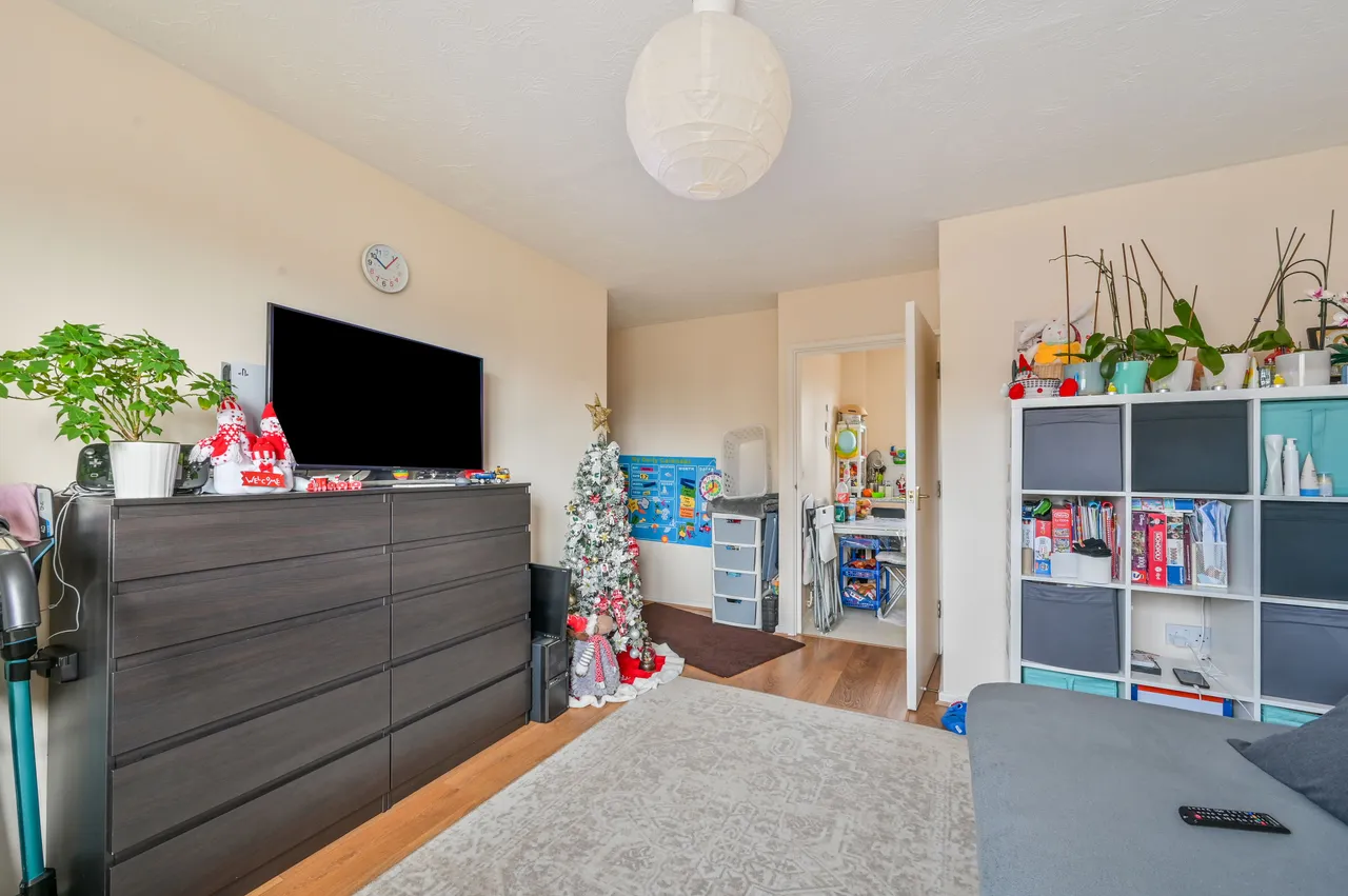 26 Royal Connaught Apartments, 8 Connaught Road, London, photo 4