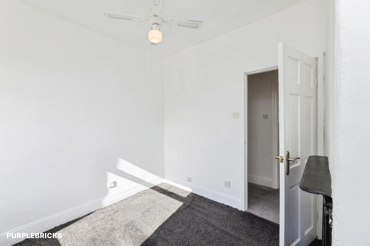 Moorcroft Drive, Bradford, BD4, photo 11