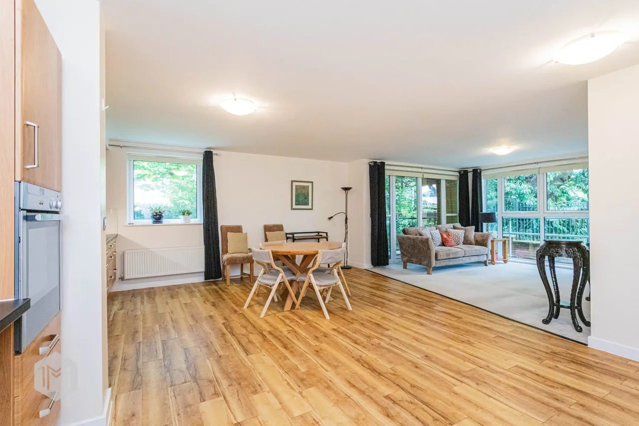Palmerstones Court, Bolton, BL1 5GT, photo 2