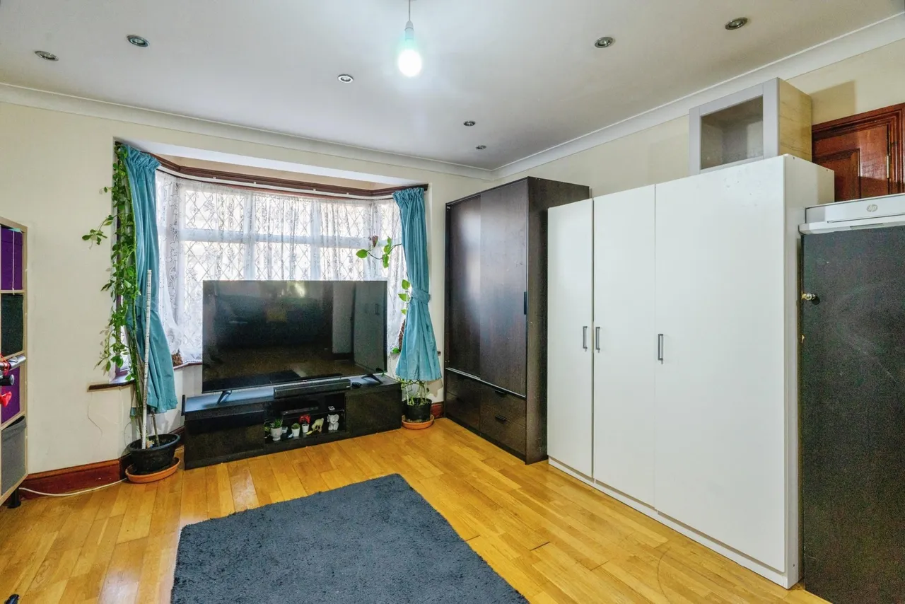Tokyngton Avenue, Wembley, HA9, photo 9