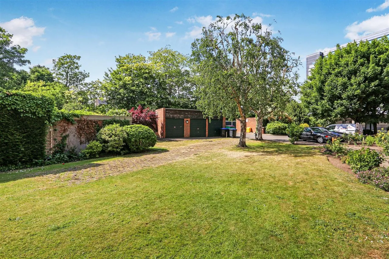 Brighton Road, Sutton, SM2 5JQ, photo 17