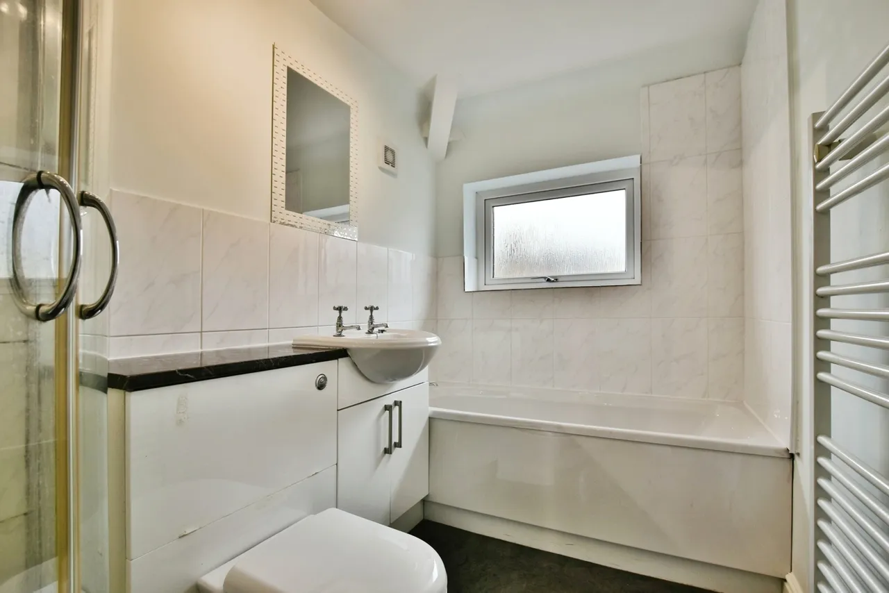 Neville Street, Stockport, SK7, photo 11