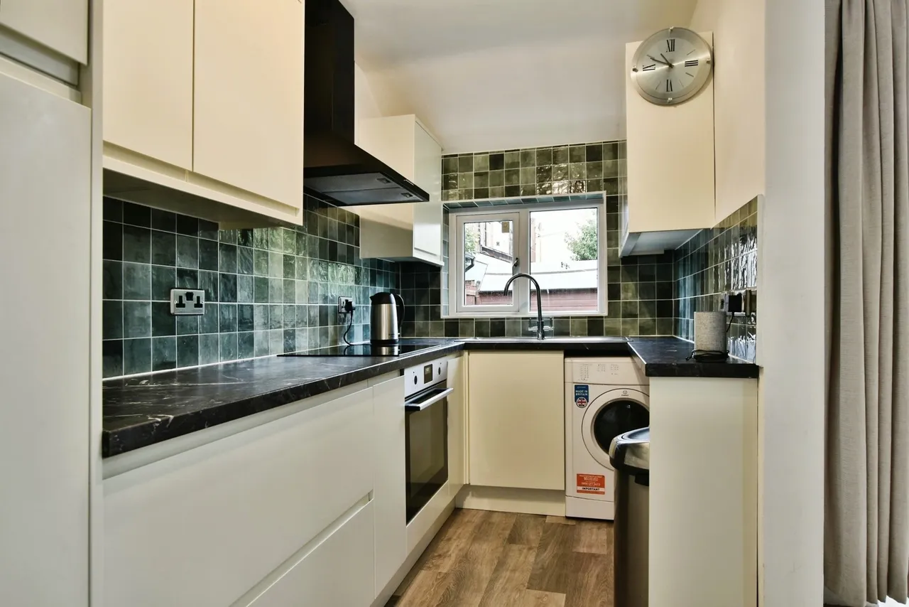 Neville Street, Stockport, SK7, photo 14