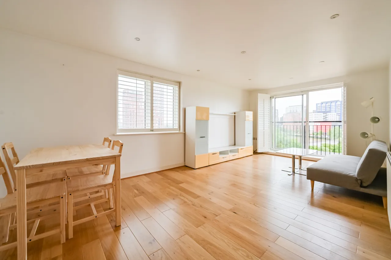 2 bed flat for sale, London, E14