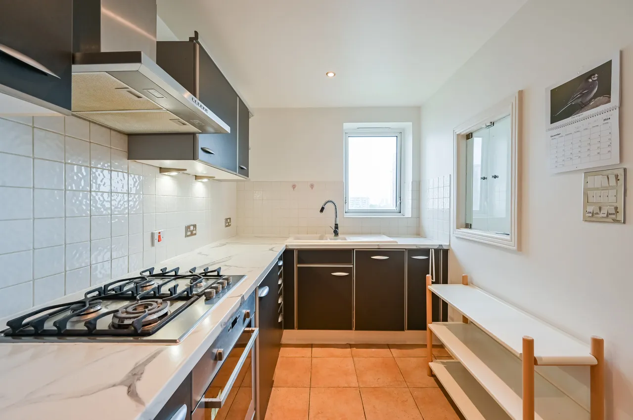 London, E14, photo 12