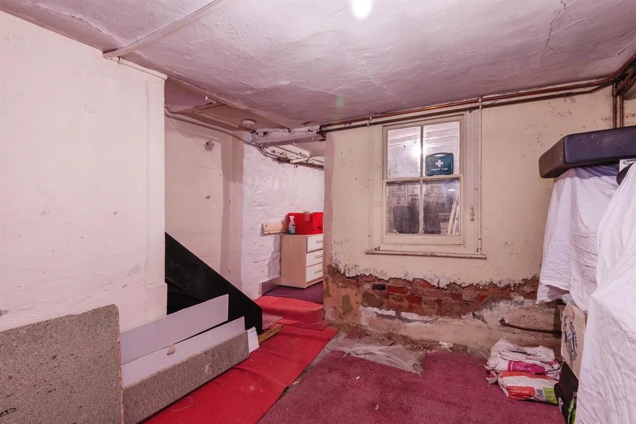 St. Peter Street, Tiverton, EX16, photo 16