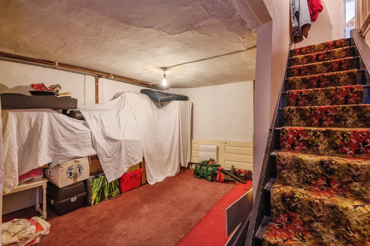 St. Peter Street, Tiverton, EX16, photo 15