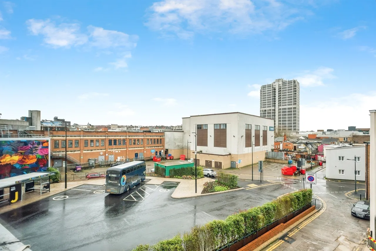 Fleming Way, Swindon, SN1, photo 4