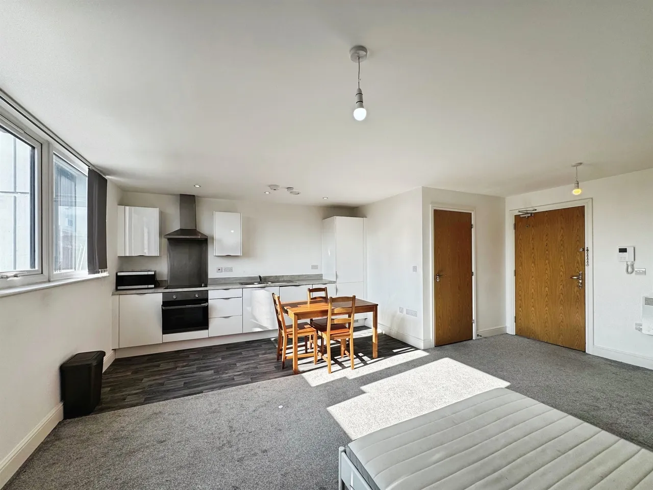 Fleming Way, Swindon, SN1, photo 3