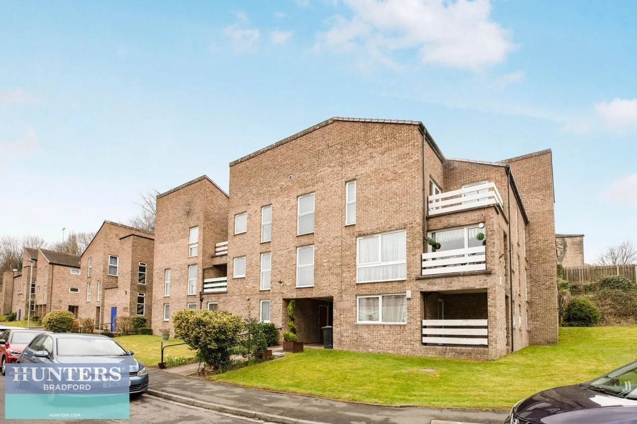 1 bed flat for sale — Frizley Gardens, Frizinghall, Bradford, West Yorkshire, BD9 4LY