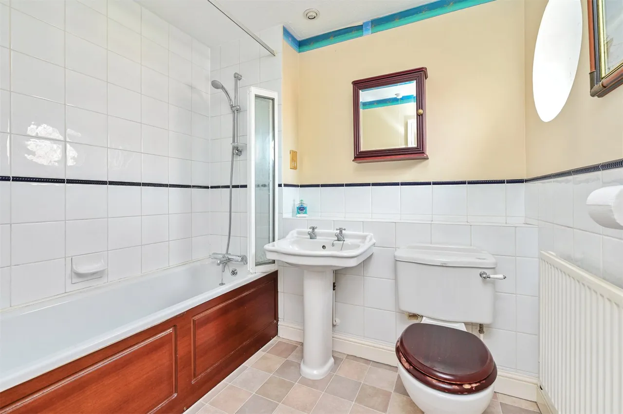 Milton Grange, Ash Vale, Guildford, Surrey, GU12 5DU, photo 11