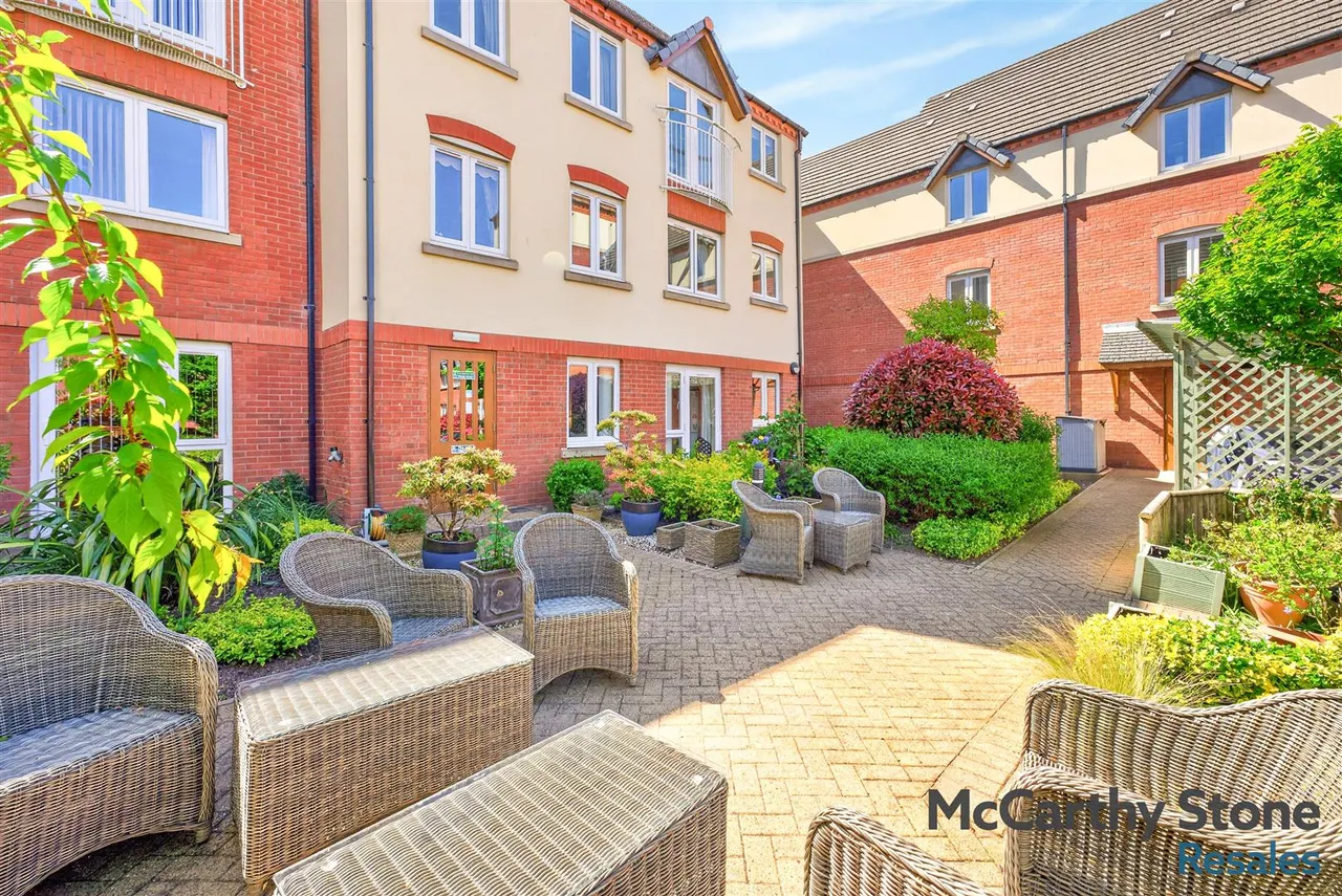 2 bed flat for sale, Stafford Street, Newport, TF10