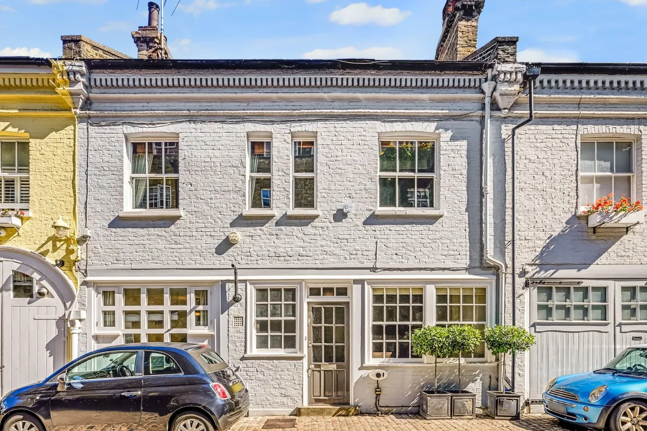 3 bed house to rent — Roland Way, London, SW7 3RF