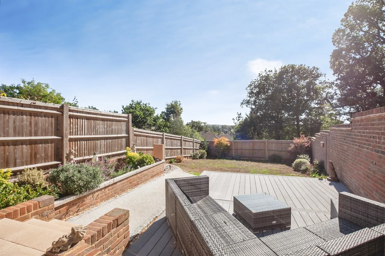 Town Wood Close, Lindfield, RH16, photo 3
