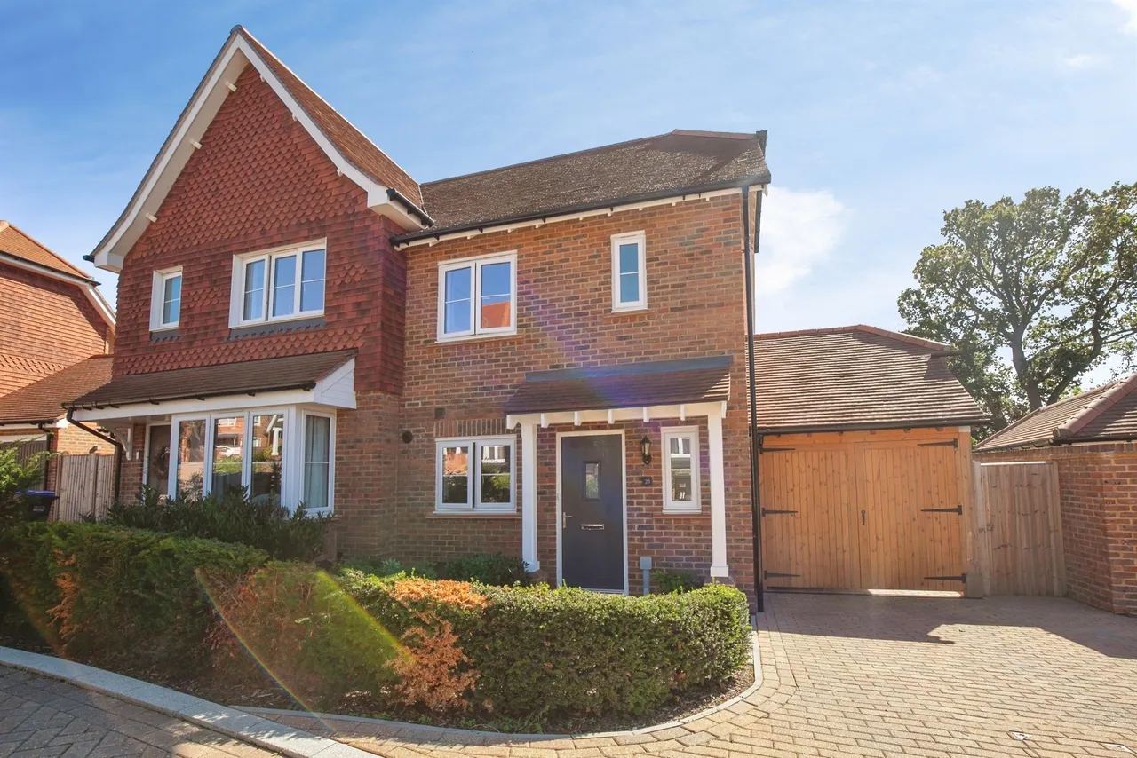 2 bed house for sale, Town Wood Close, Lindfield, RH16