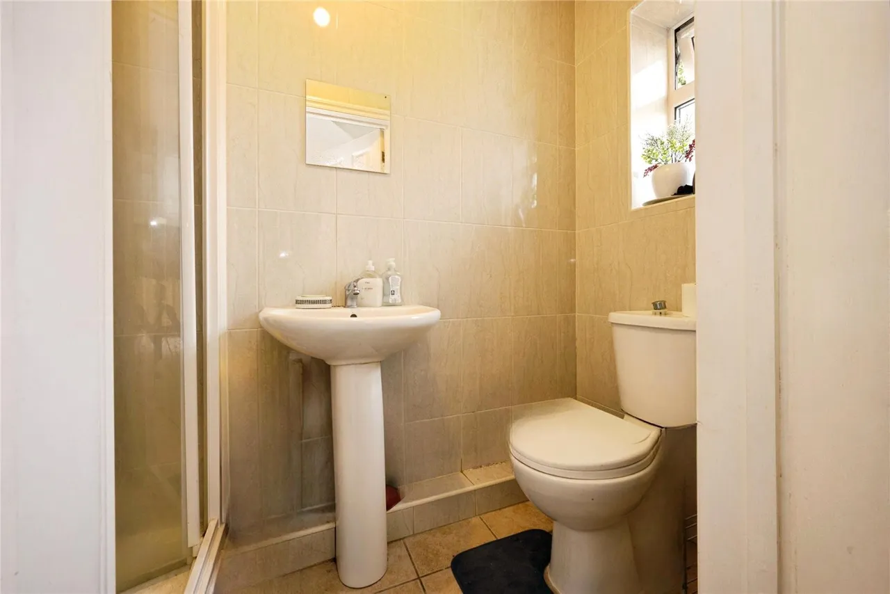 Runley Road, Luton, Bedfordshire, LU1, photo 12