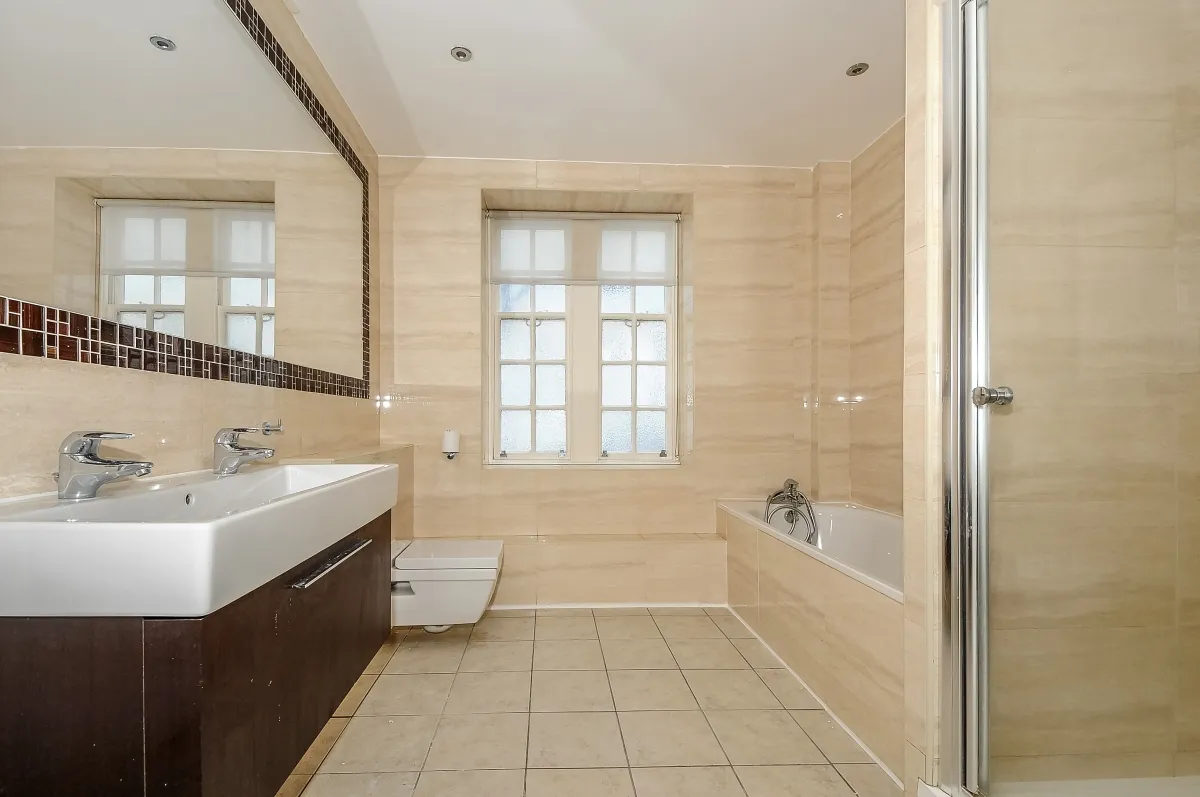 St. Johns Wood High Street, St Johns Wood, London, NW8, photo 6