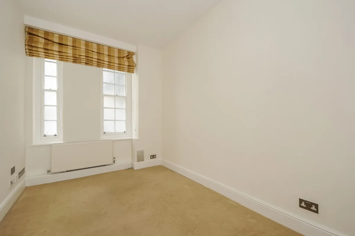 St. Johns Wood High Street, St Johns Wood, London, NW8, photo 8