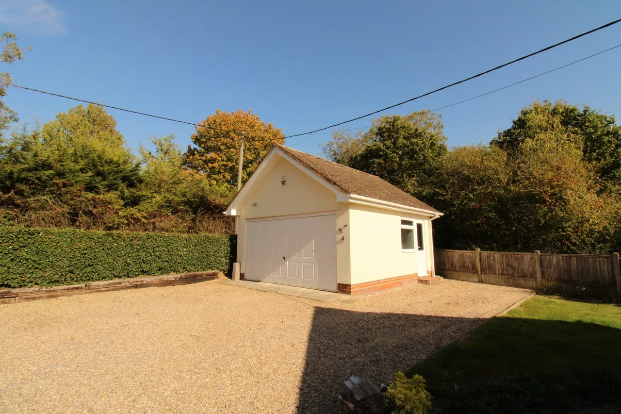Gay Bowers Road, Danbury, CM3 4JQ, photo 21