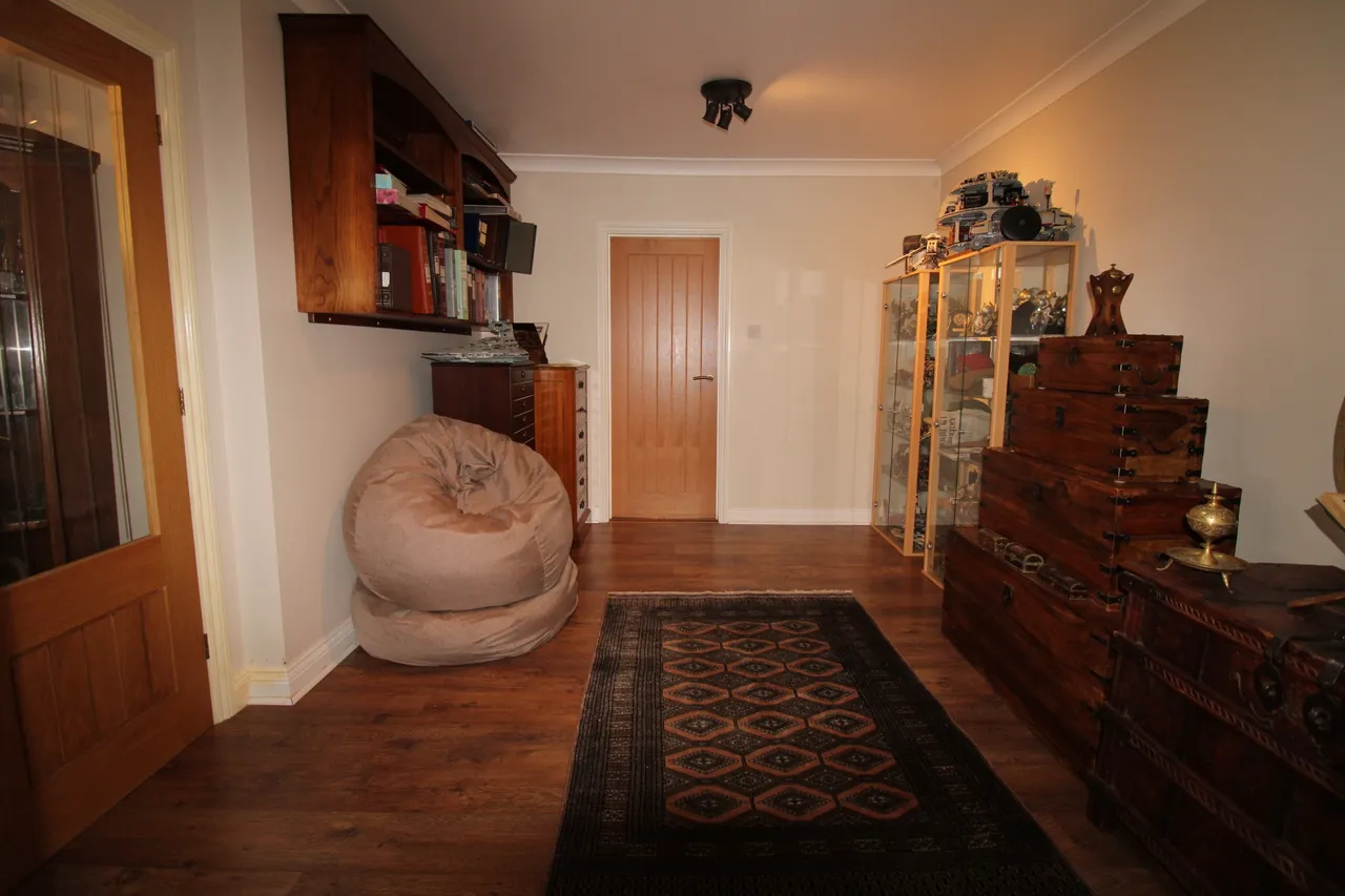 Gay Bowers Road, Danbury, CM3 4JQ, photo 14