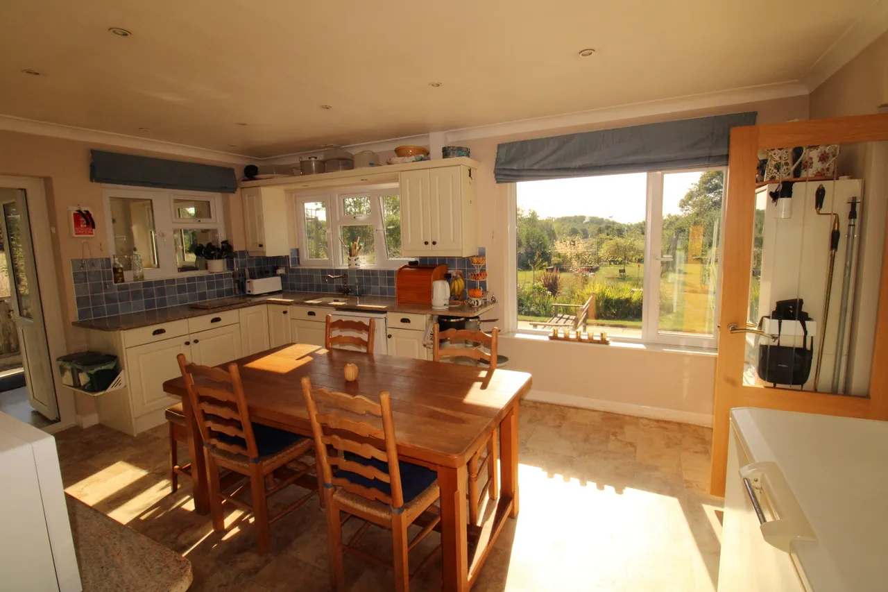 Gay Bowers Road, Danbury, CM3 4JQ, photo 6